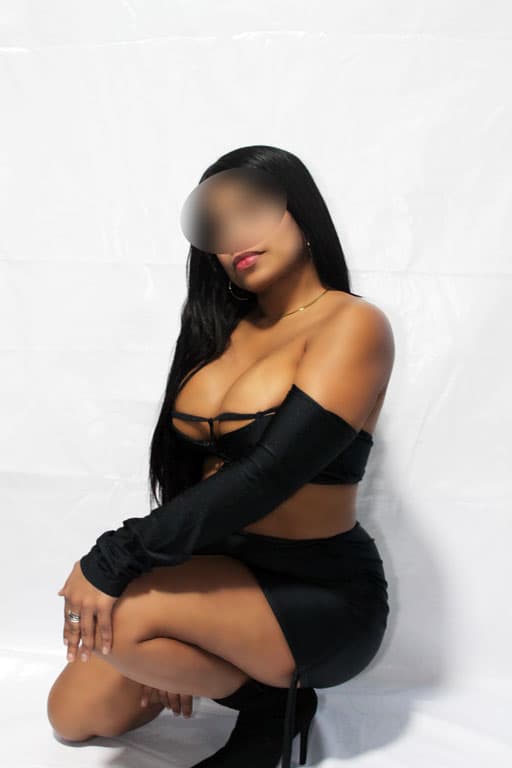 Naomi - Masajes en Madrid